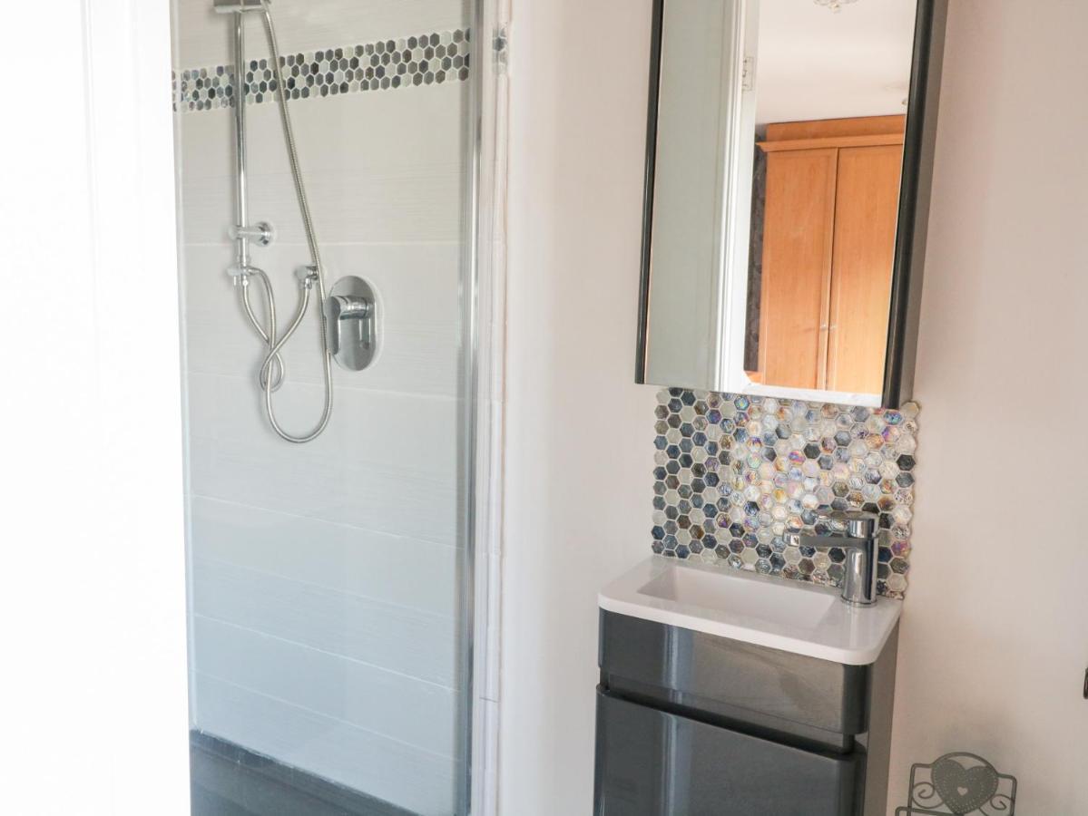 9 Navigation Square Villa Скиптън Екстериор снимка