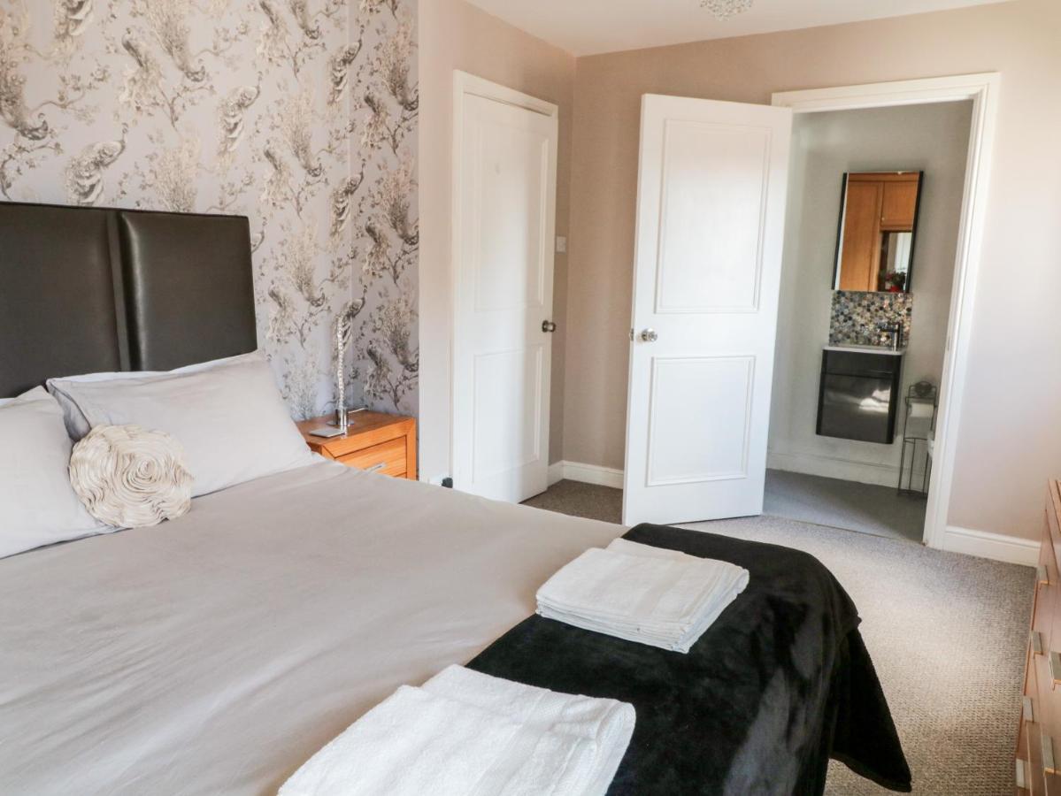 9 Navigation Square Villa Скиптън Екстериор снимка